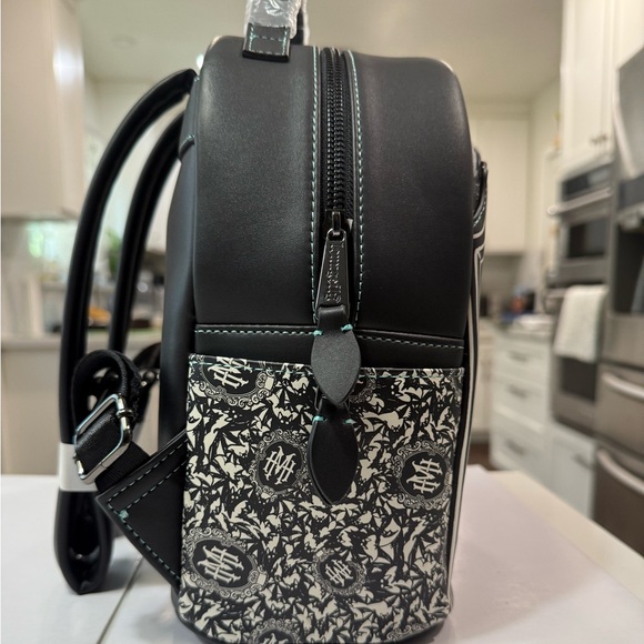 Disney Loungefly Hatbox Ghost Backpack - Picture 4 of 6